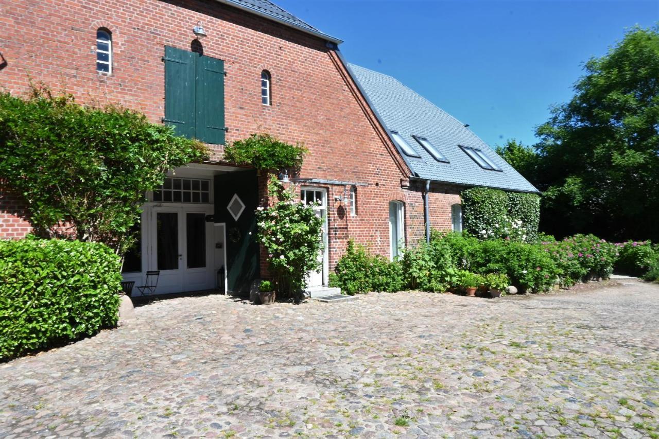 Schrotboden Apartment Geschendorf ภายนอก รูปภาพ